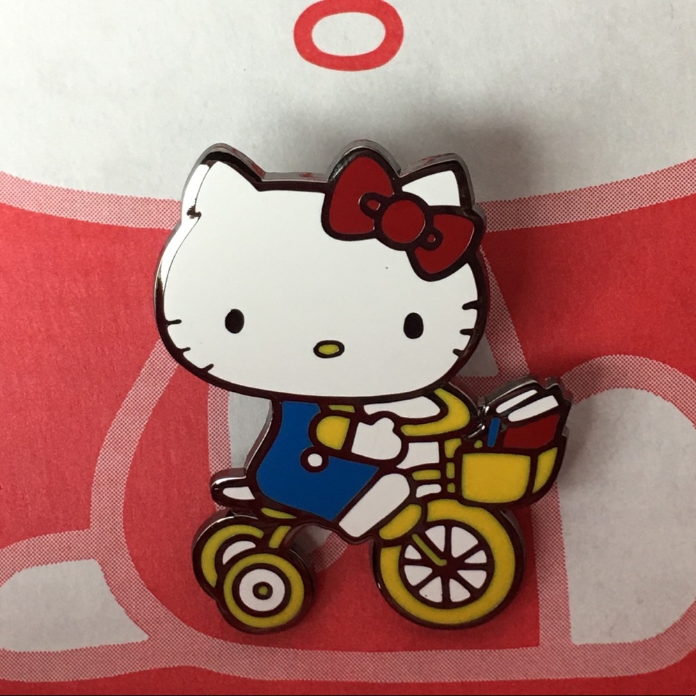 HELLO KITTY Enamel Pin